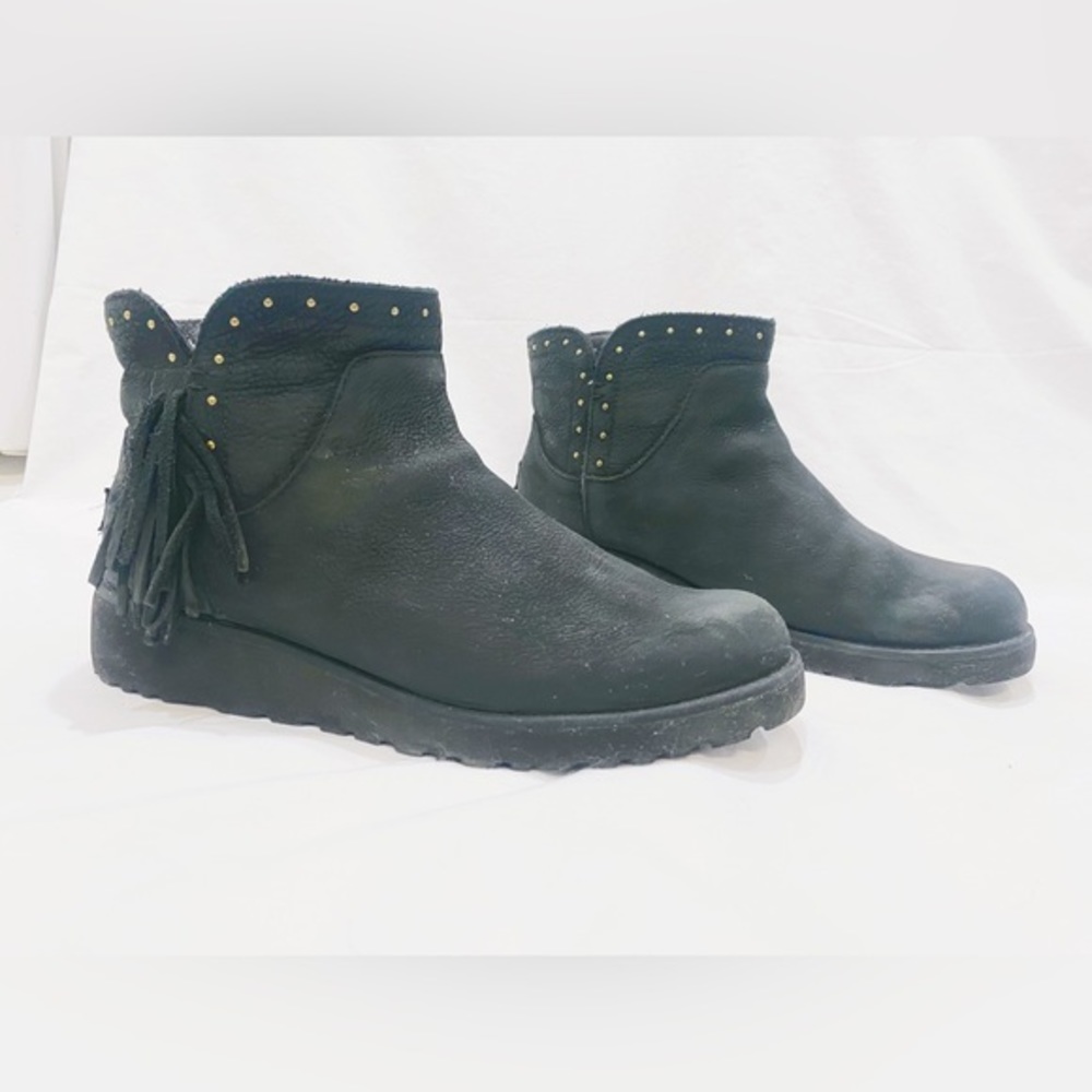 UGG Studded Cindy Ankle Bootie in Gray | Size 9